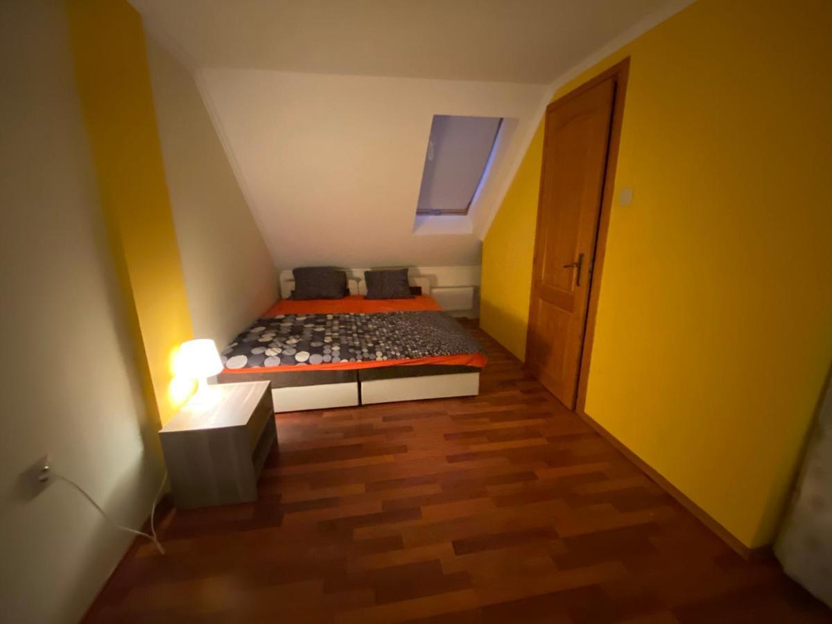 Ferienwohnung Mimi Apartman Gyula Exterior foto