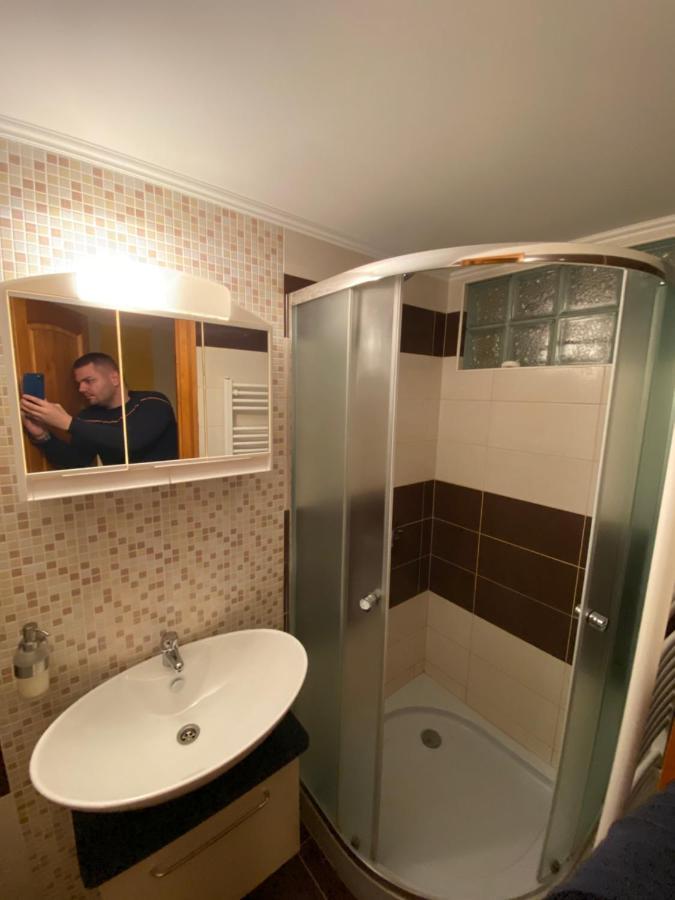 Ferienwohnung Mimi Apartman Gyula Exterior foto